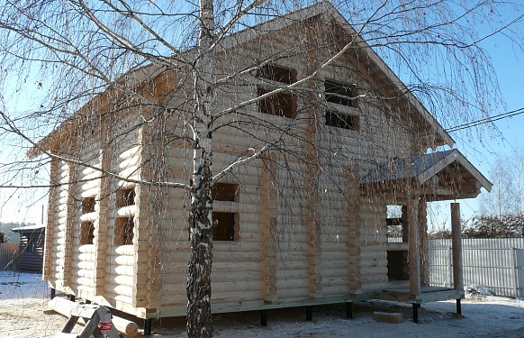 Построенный домДвухэтажный дом в деревне Сапроново